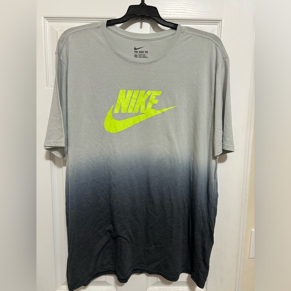 Nike Other - Nike Graphic T-shirt, XXL, Gradient, Color: Gray Excellent Condition